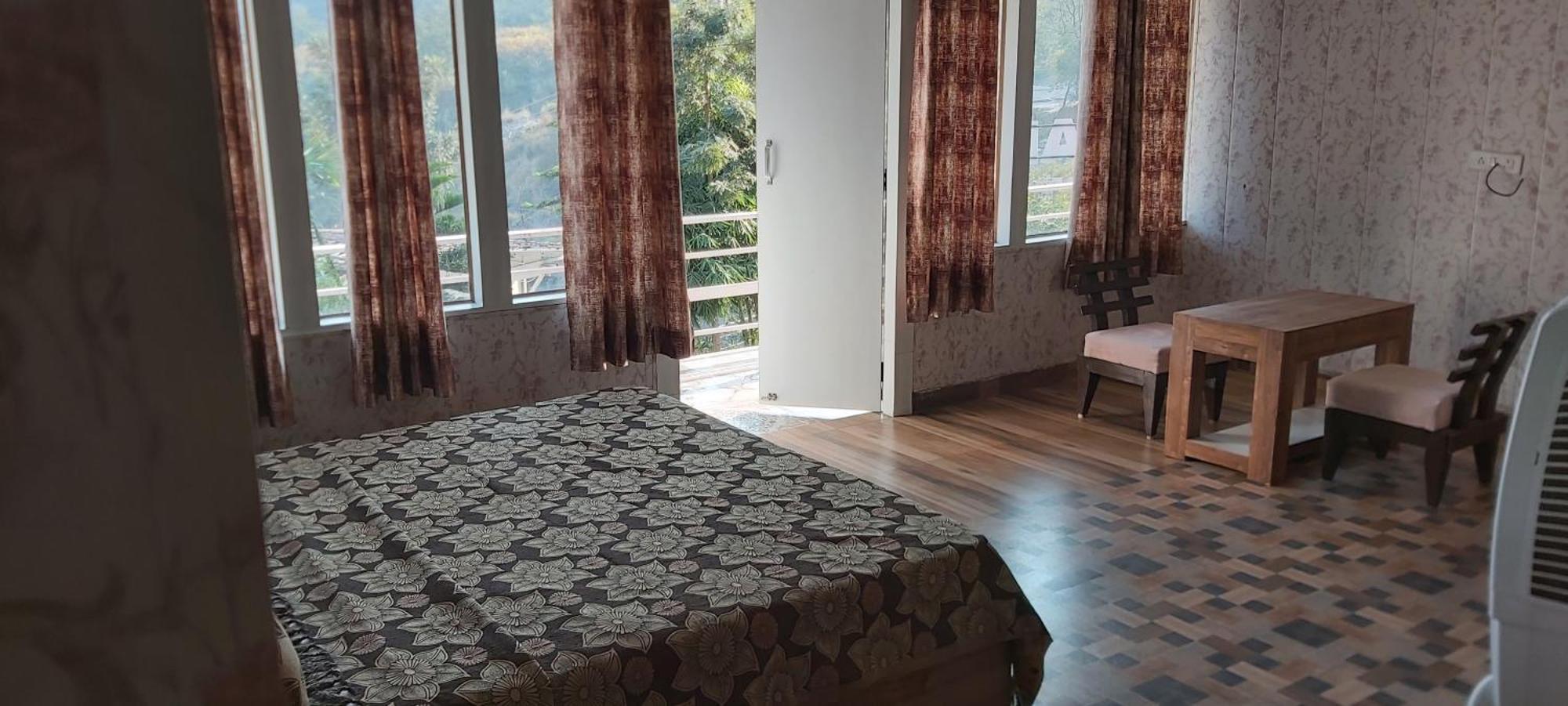 Valley Retreat Home Stay Dehradun Rum bild